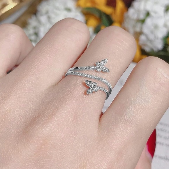 Elegant Silver wrap Butterfly Ring - Picture 3 of 4